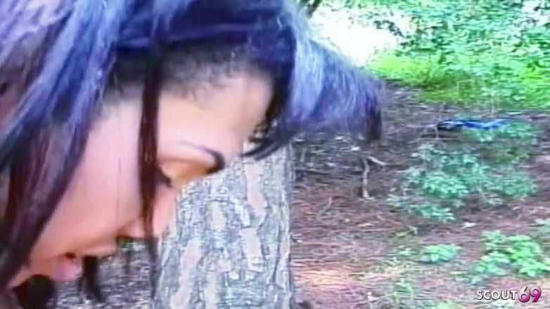 Shemale TS Collection: Shemale latina bertetek besar mengongkek lelaki di luar rumah terhadap...