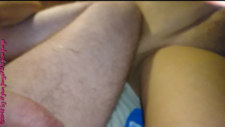 NylonjungeCarmen: 이웃의 털이 무성한 보지를 따먹어