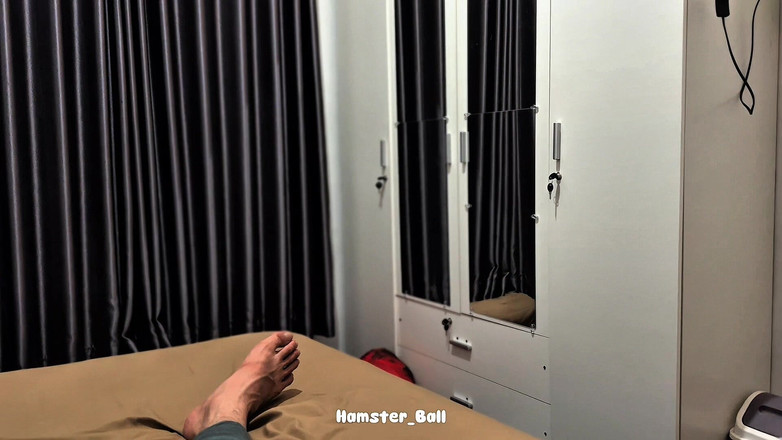 Hamster_Ball: Przyrodnia siostra, która była zszokowana, trzymając mojego wielkiego kutasa