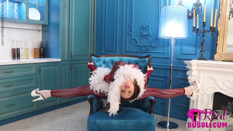 Flexilady: Flexible in Luxury Apartment