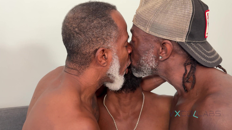 Vision X Studios: Kote hitam besar ayah mengongkek dan menghisap kote hitam besar