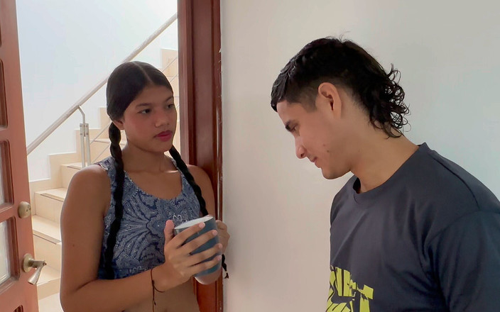 SOFIAYRIKY: Meine reiche nachbarin bittet mich, ihr zucker zu geben und...