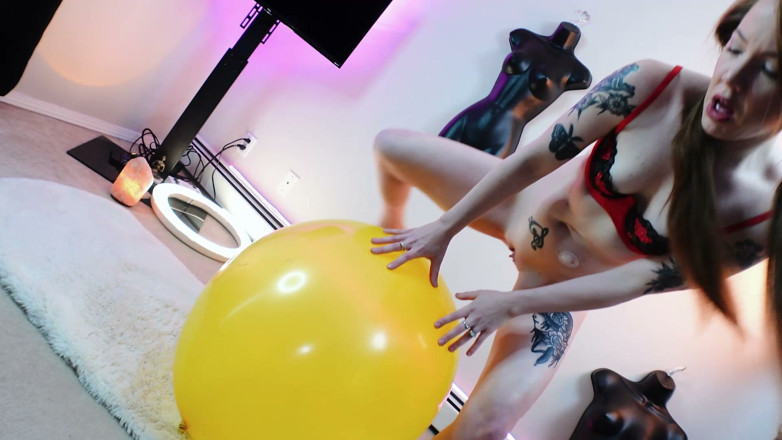 Evelyn Rouge: Giant Balloon Humping Bouncing Pigtail Fetish