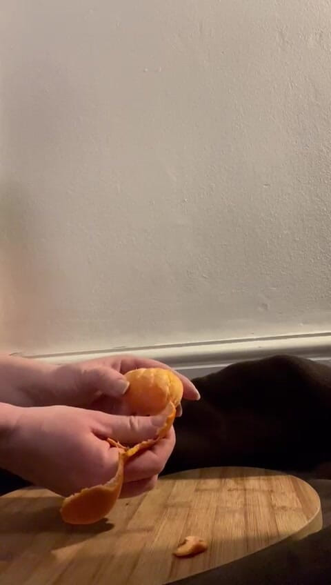 MeandMrs: Drcení bosými chodidly a oranžová