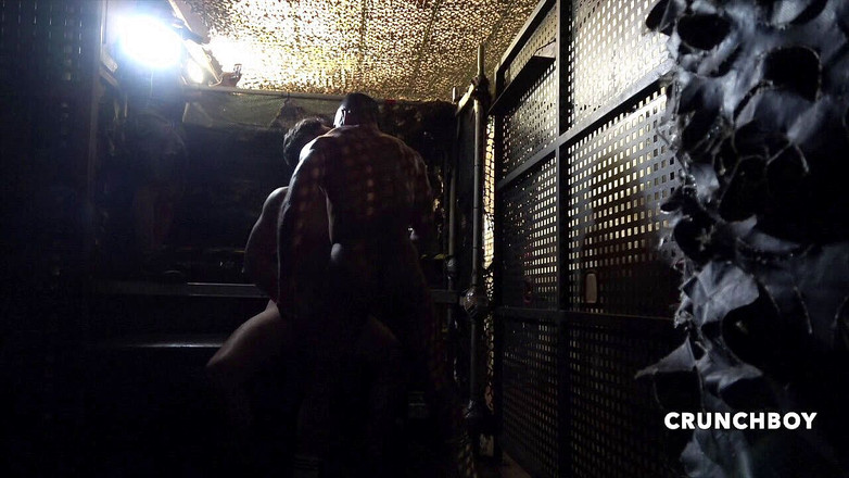 Fetish bareback party in backroom: Ayden Taylor dipergunakan mentah oleh Nicolas Bardem