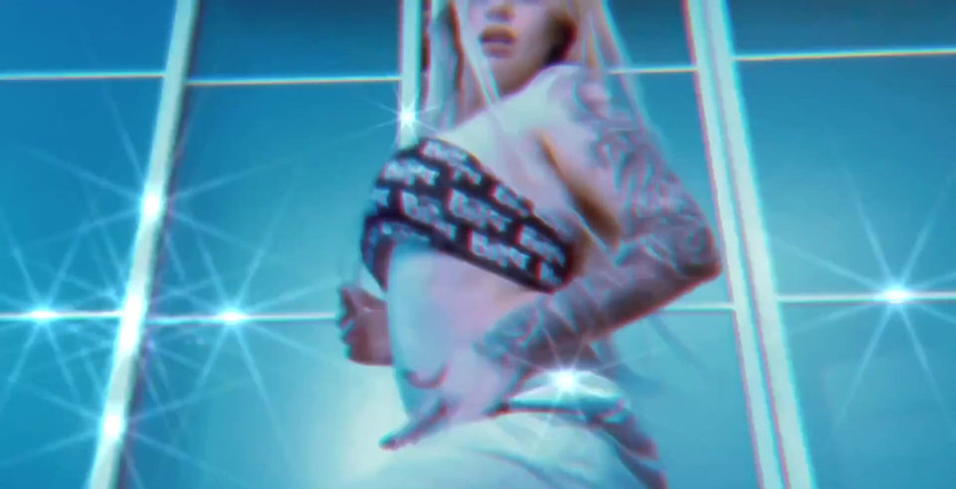 Goddess Misha Goldy: Non è così cattivo essere dipendente i disperatamente a qualcuno così...