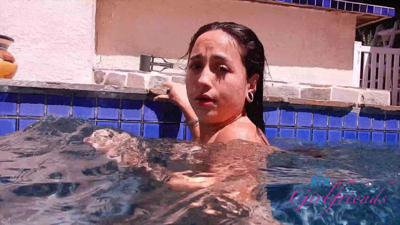 ATK Girlfriends: Mi Ha viene a nadar y más, pero comienzas allí