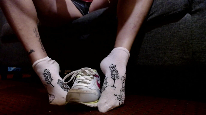 Abby Anna: Adidași și șosete gleznă