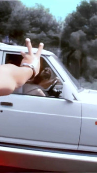 Emy: Emy i Alys Rebel Play dokuczać na autostradzie