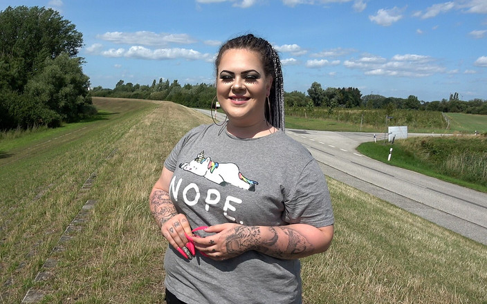 Andy Star: Německá baculatá holka chce venkovní sex žhavá bbw děvka