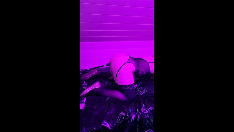 Sissy_Boy_Anna: Pelatihan banci tentang mesin ngentot