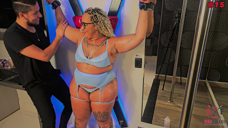 Cadu Sem Folego: Дизинья получала массаж и была связана для брызгания