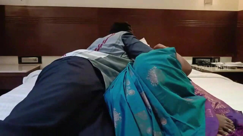 Luxmi Wife: 집주인이 세입자 와이프를 따먹다 - 임대료로 섹스. 마지막 에피소드