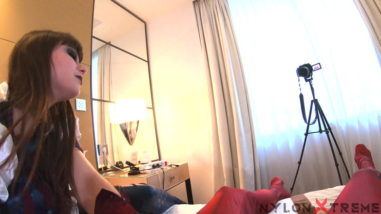Nylon Xtreme: POV cam Luna rival Harley Quinn Sex with black pantyhose
