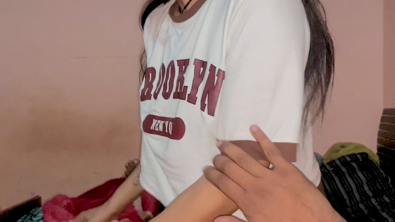 Sexy taniya ki Chut dekho or sexy pose bhi: Дезі пара має секс