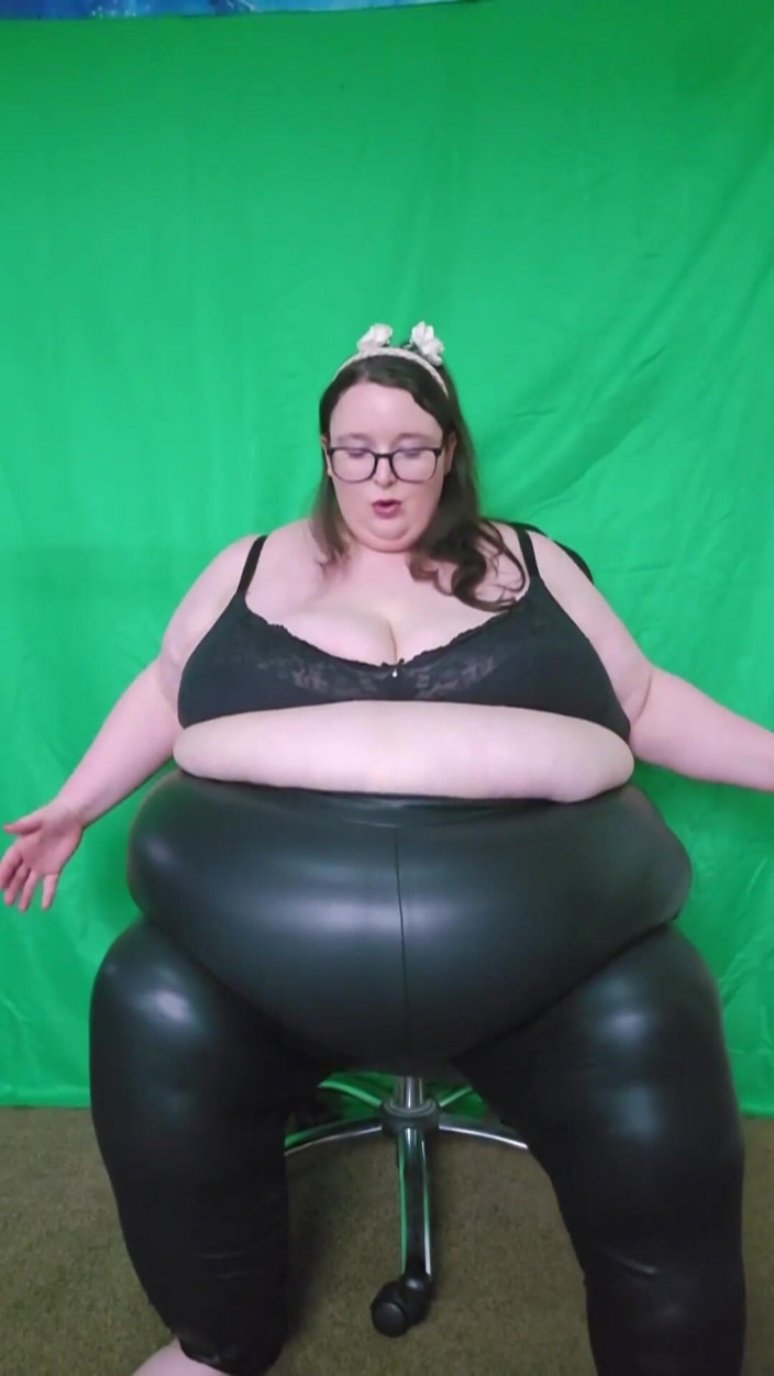 SSBBWLadyBrads: SSBBW Goddess Tight Leather Pants Custom