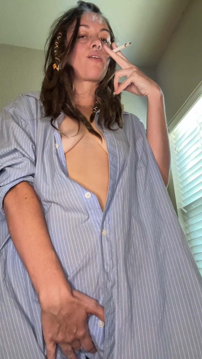 Chery Trees: Smoking Makes Me Want to Play with My Pussy