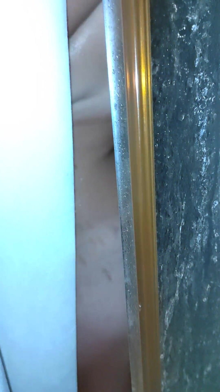 Emma_Alex: Meine stiefmutter in der dusche erwischt und kann nicht aufhören,...