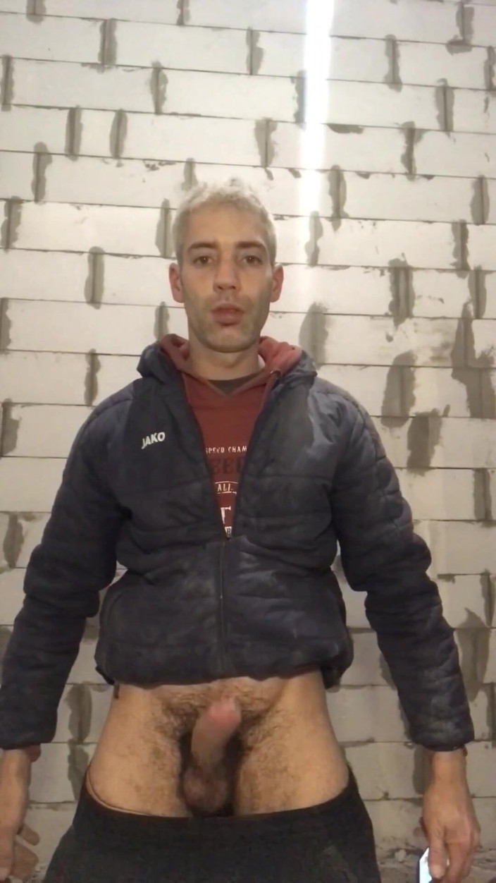 Vero Thomas: Bekerja dan melancap dengan pancutan mani Thomas Vero