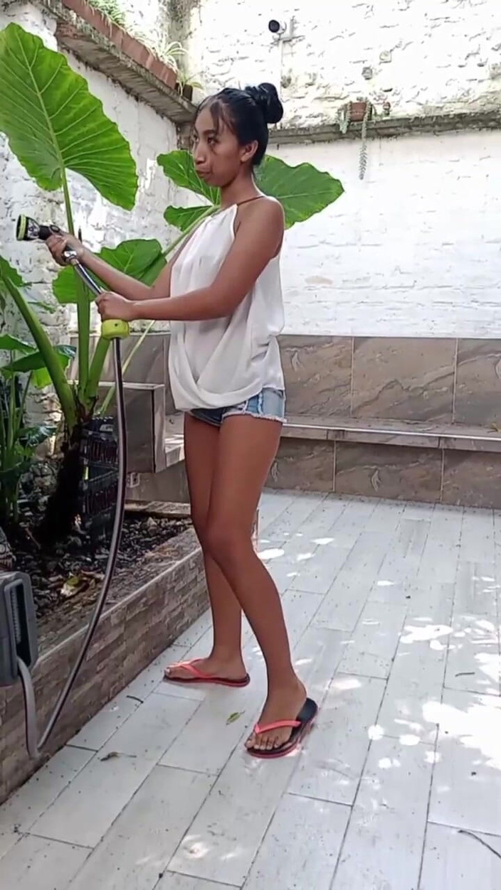 Aron-Alexa: シャワーを浴びて遊ぶと、とても暑くなります