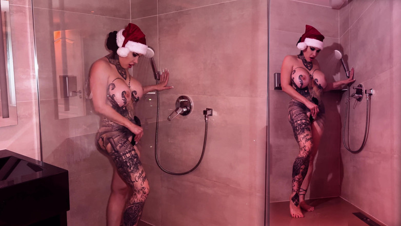 MissAlessaMilano: 23. アドベントカレンダー 2025 サンタの女性がシャワーでディルドを浴びている