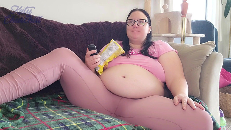 Katy Churchill: Slob gemuk kencing di merata-rata