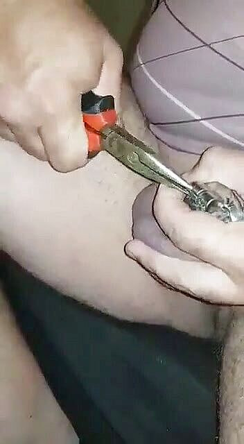 Sissy cumslut: Castità permanente rivetto pop