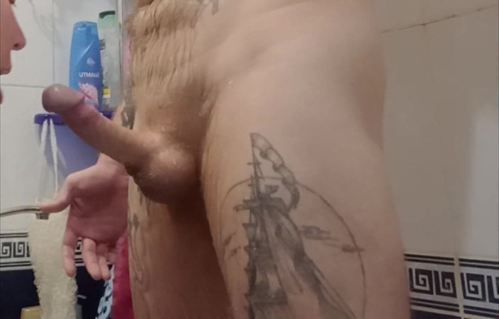 Zona901: I caught my stepson in the shower and helped him...