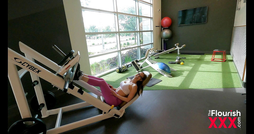 The Flourish XXX: Ophelia Kaan zostaje zabrana na siłowni, a następnie zerżnięta w...