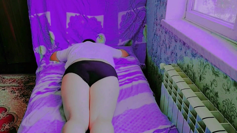 Kitty_Cross: Si cantik transeksual yang suka menunjuk bahu terdedah di candlelight