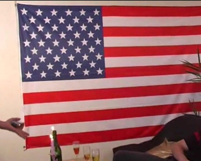 Monde Francais: Струнка француженка так глибоко бере член