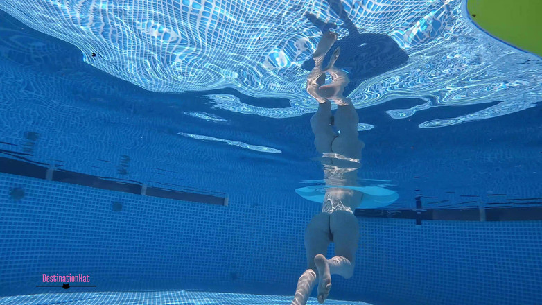 Destination Kat: Di bawah Air