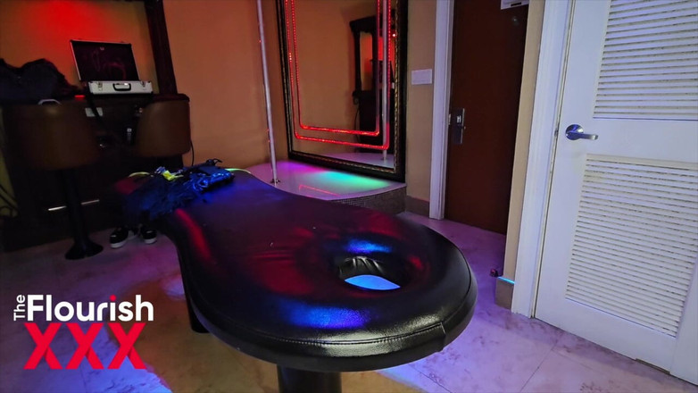 The Flourish XXX: Baby Gemini vs भविष्यवाणी - मालिश कुर्सी पर चुदाई देती है