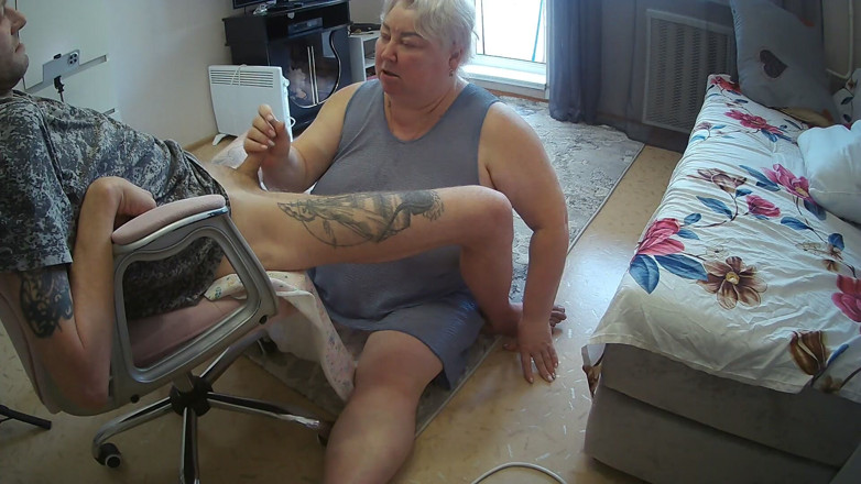 Zona901: Wife Watches as Stepmom Gives Deep Blowjob and Swallows Cum