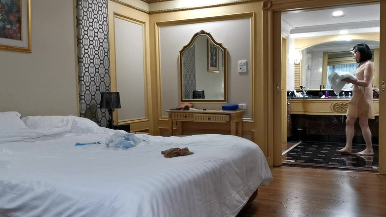 Sissy Cummy Lingerie: Trezirea de dimineață a lui Sissy Slut Michelle la Bangkok...