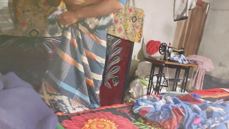 Desi Banana: Бангла деші тінка gaysex. Великий член трахає його друга в дупу і кінчає всередину, великий хуй чувака, азіатський трах у дупу