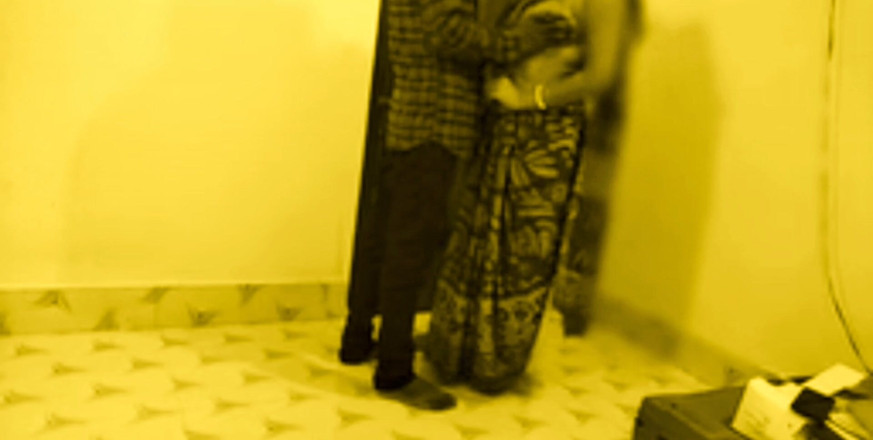 Teensex: I Went to Hot Bhabhi’s House During Rainy Vacation and...