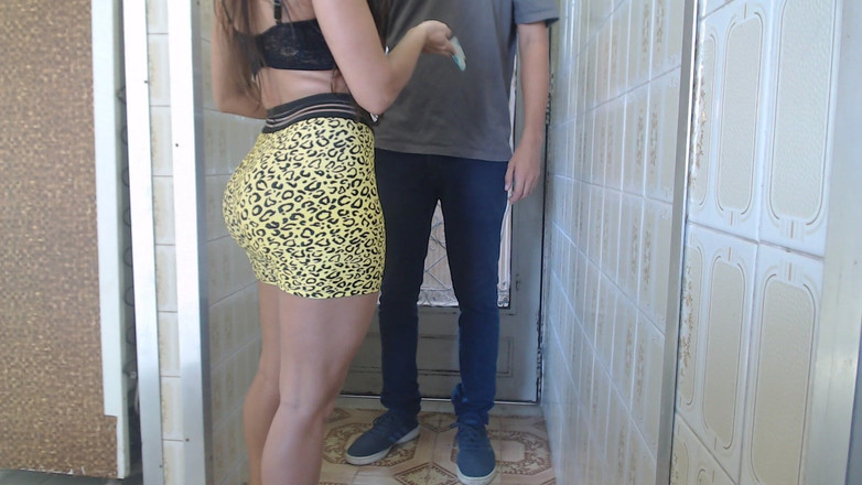 Esposaheyya: Sexe Avec Livreur De Pizza!!