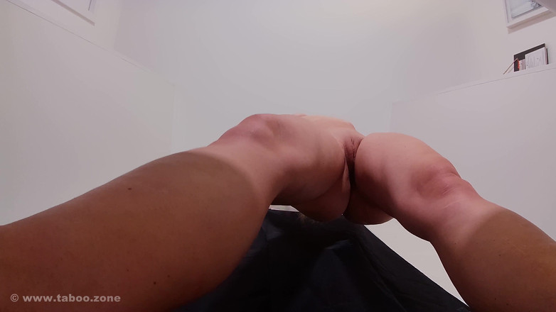 PeeFetish: मैं तुम्हारे चेहरे पर पेशाब करती हूं देखने का बिंदु