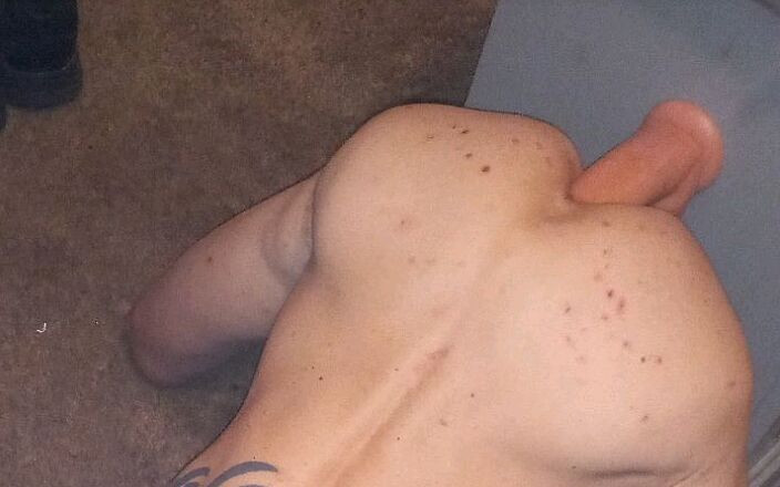 Ellasissy: Primo piano di me che gioco con il mio dildo