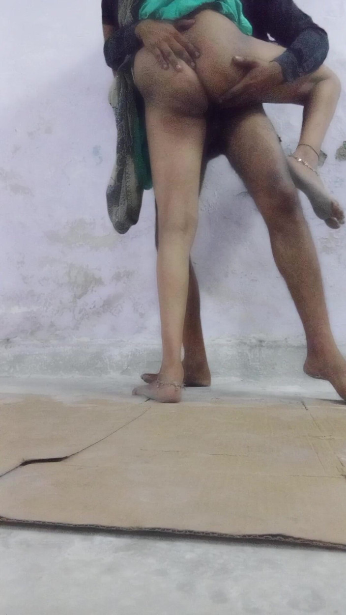 RoboticApple28: 德西萨苏 maa ko bana ke chodaan 印地语音频