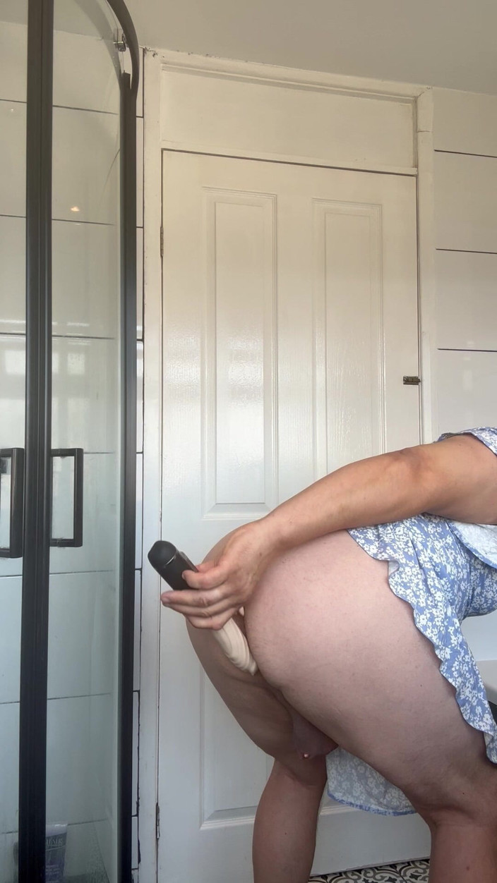 Jeffry: Horny Stepdad in Bathroom