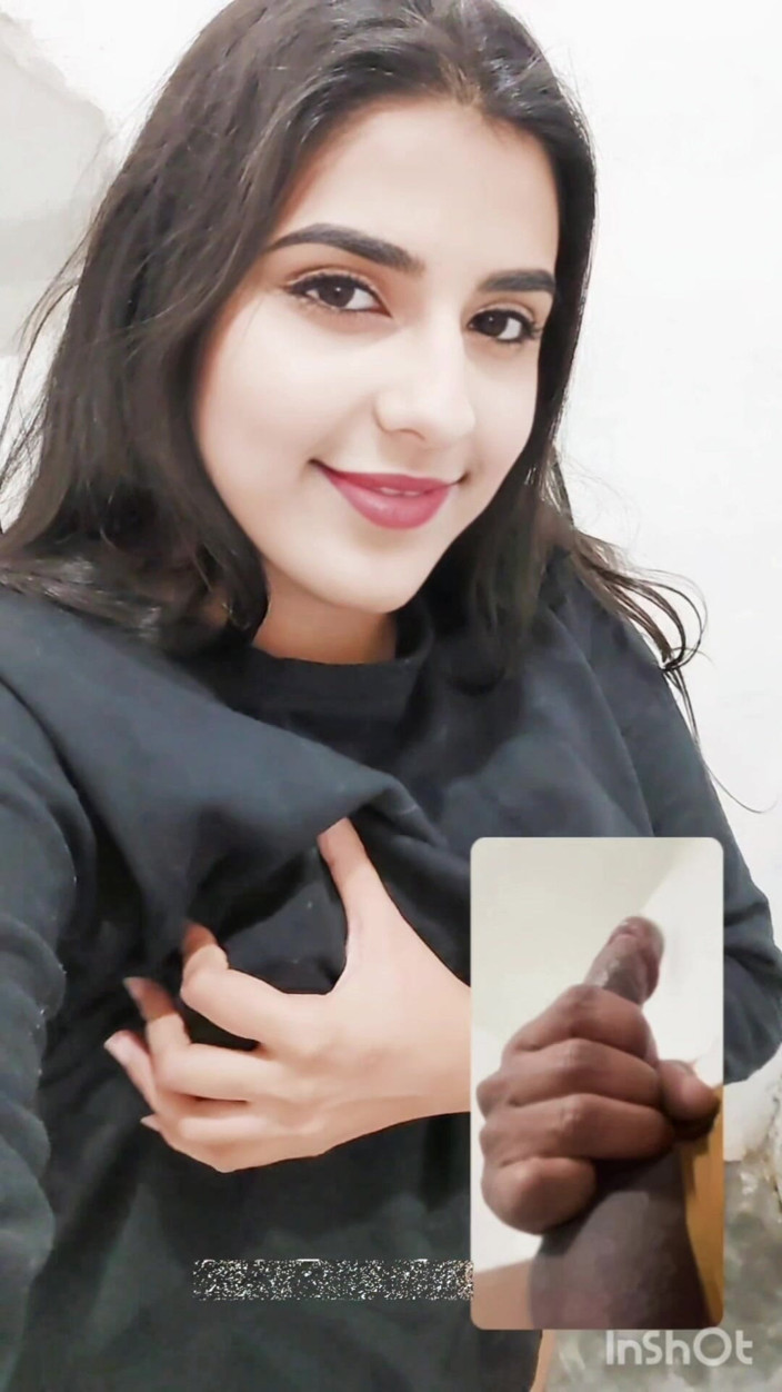 Naughty_Sana: 欲火中烧的继妹与她的前任在whats应用程序上大师赛