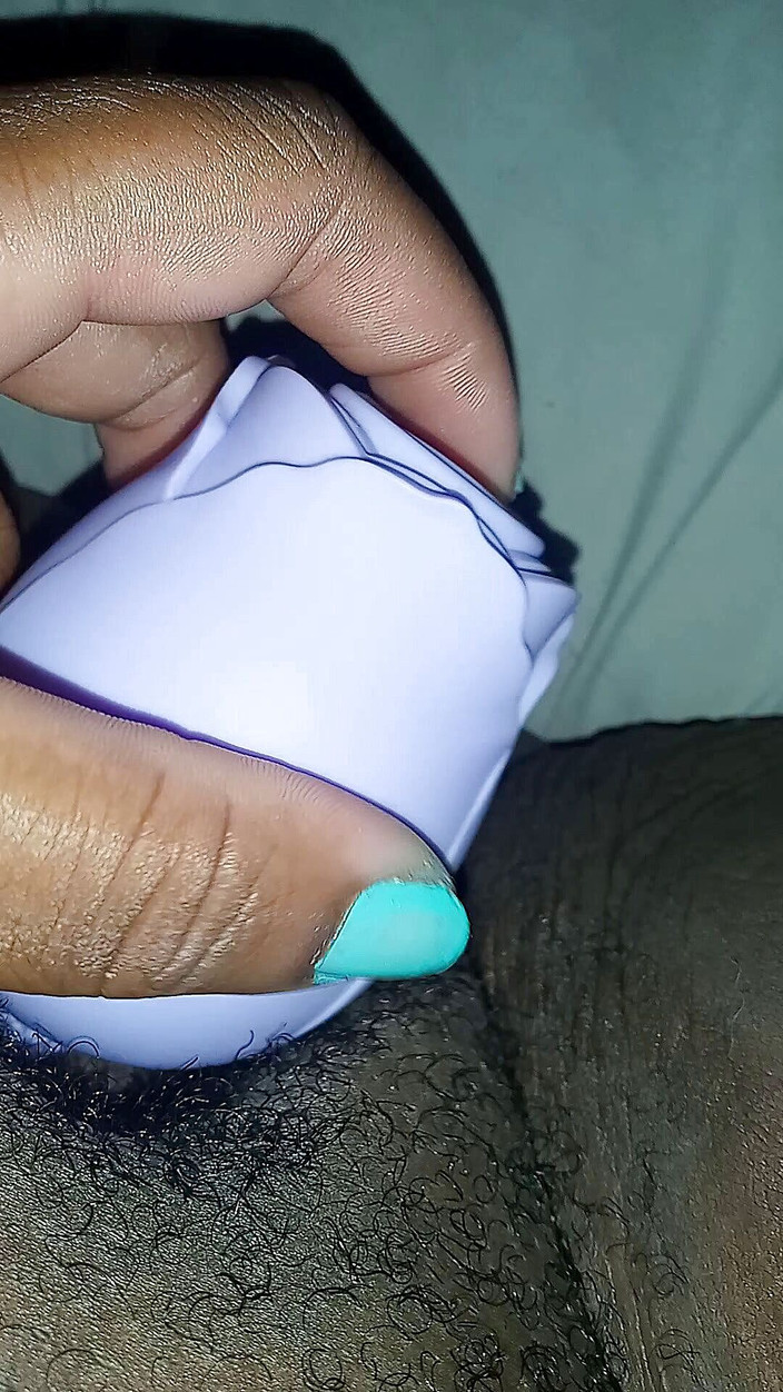 Juicy body goddess: Menggetarkan kelentit berair saya