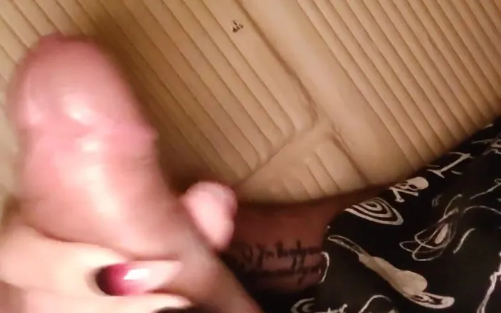 Camilo Brown: Jerking off outside gets me so damn horny