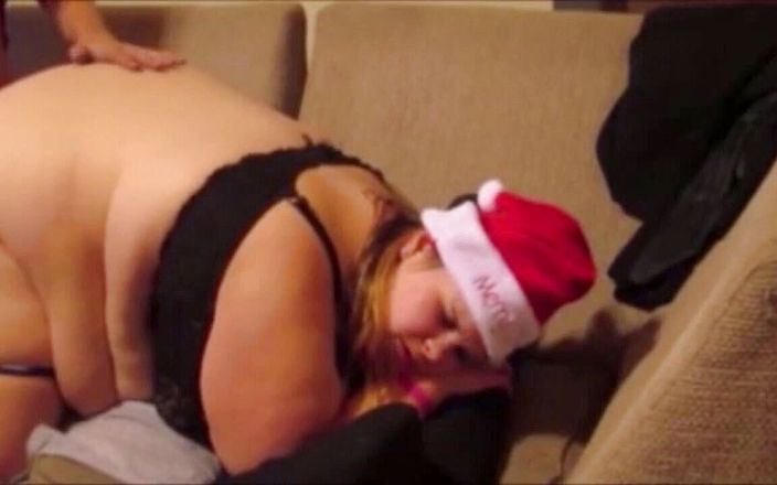 Fat house wife: A painful christmas anal with a happy ending cream pie
