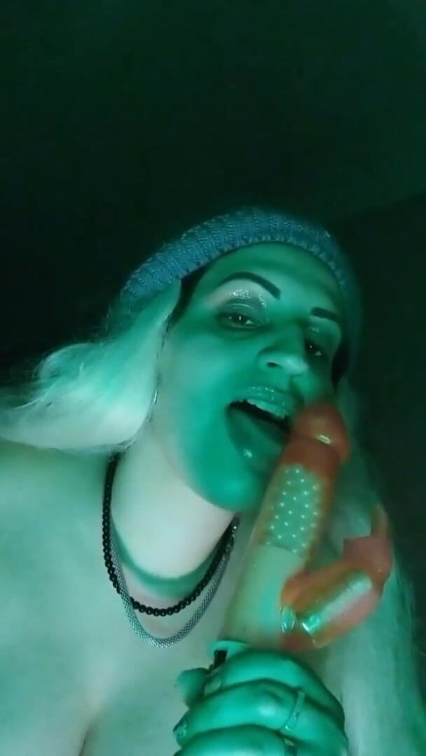 Flaviolinca studio: Big vibrator in my pussy