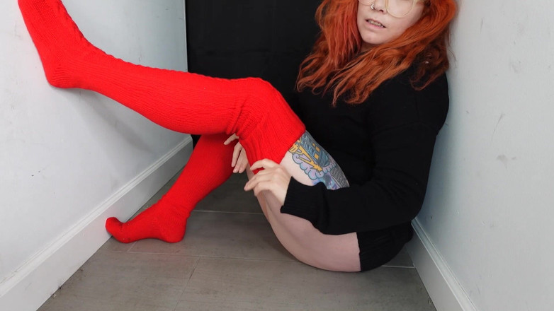 Deanna deadly: Czerwone uda wysokie skarpetki JOI Cableknit Skarpetki Fetysz