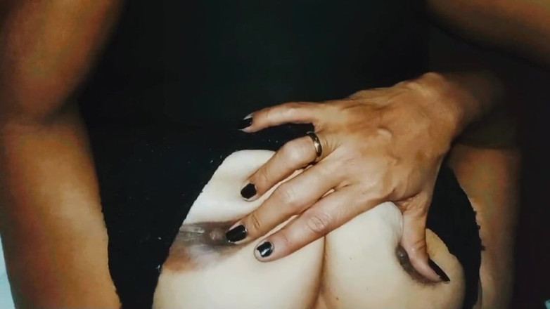 anal_queen_amateur: MILF Cummed with Fingers While a Log Goes in and...