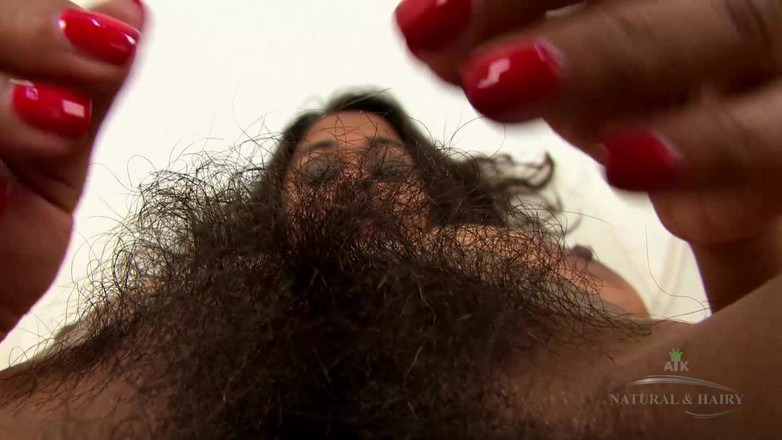ATK Hairy: Kašmír je zralá brunetka